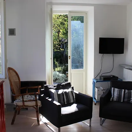 Charming With View In Villa Moltrasio